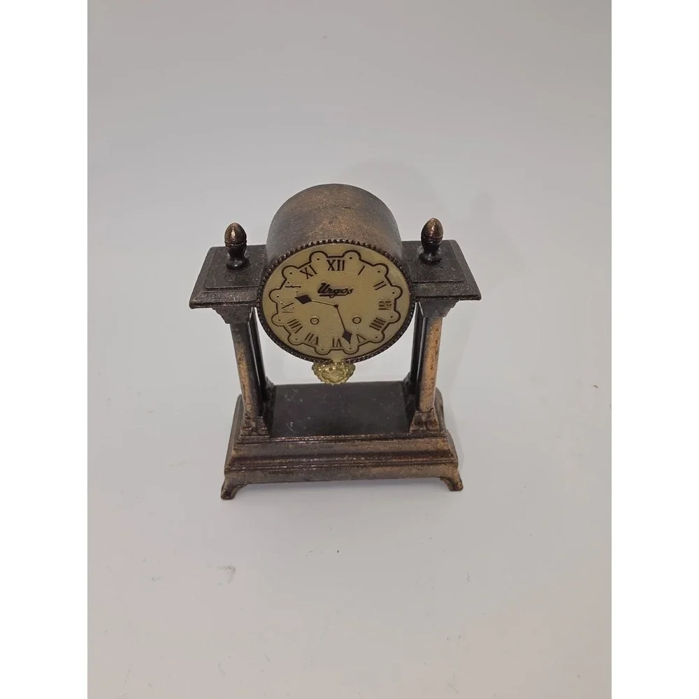 Vintage Novelty Mantle Clock Metal Pencil‎ Sharpener